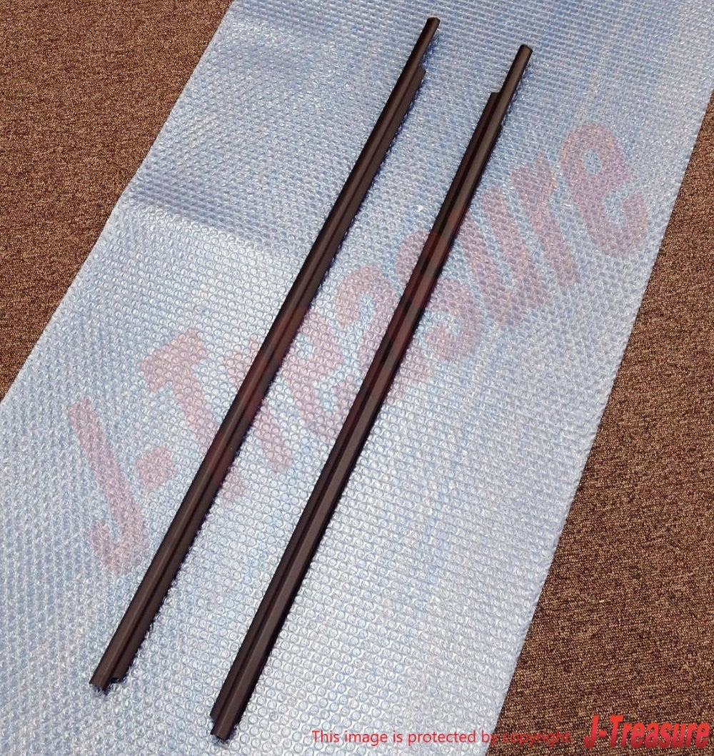 TOYOTA LAND CRUISER PRADO 120 125 Genuine Front Door Belt Molding RH LH Set OEM
