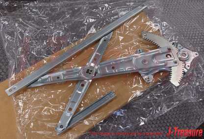 MITSUBISHI MIRAGE A03A 14-23 Genuine Front Door Window Regulator RH 5713A318 OEM