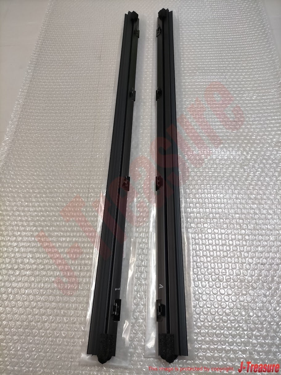 TOYOTA LAND CRUISER LX570 Genuine Front Door Glass Inner Weatherstrip RH LH Set