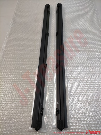 TOYOTA LAND CRUISER LX570 Genuine Front Door Glass Inner Weatherstrip RH LH Set