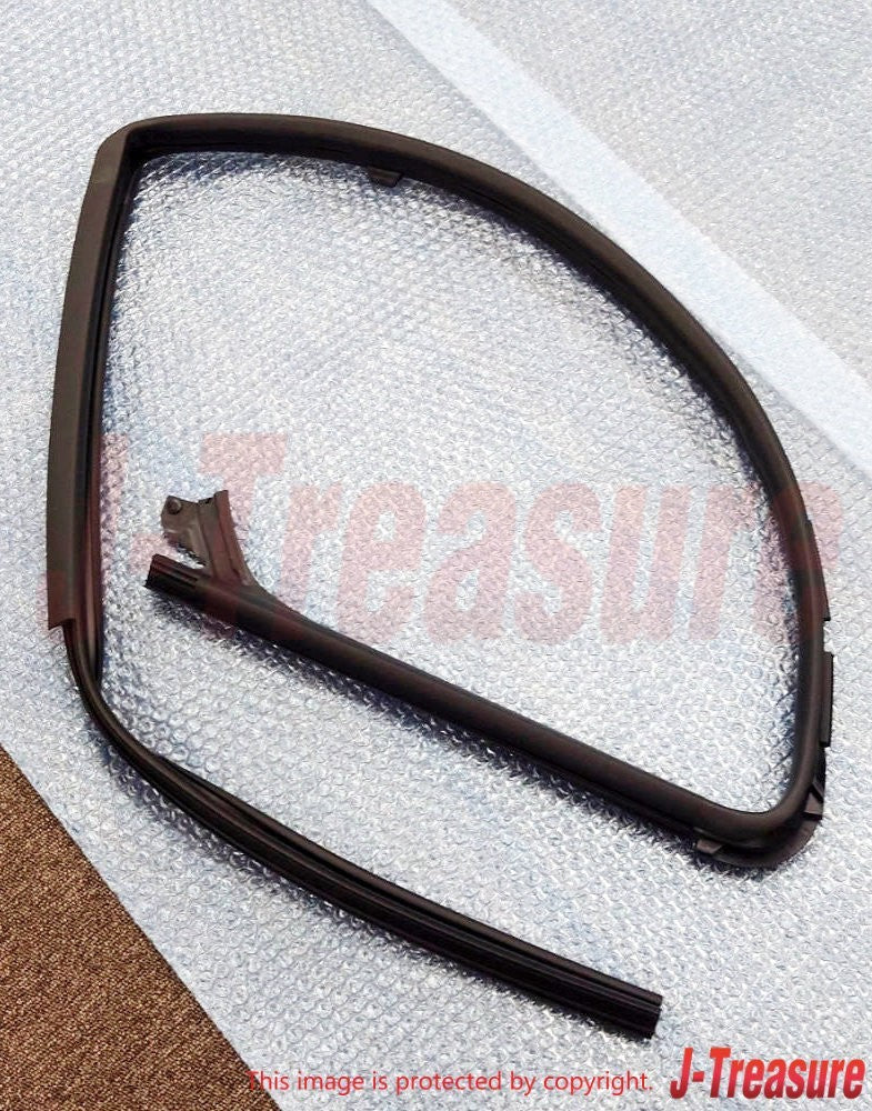 NISSAN NV200 M20 Genuine Front Door Glass Run Rubber RH & LH Set OEM