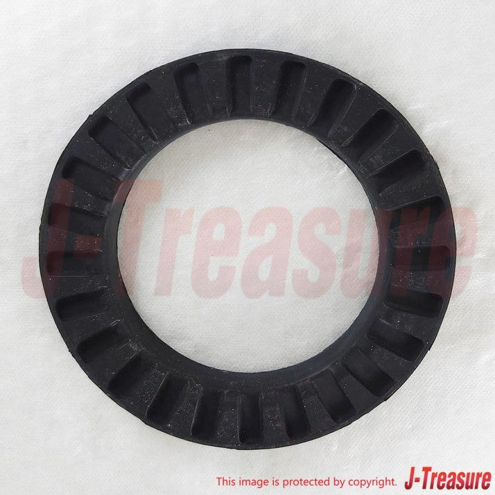 TOYOTA LAND CRUISER KZJ78 1995 Rear Coil Spring Insulator Upper & Lower Set