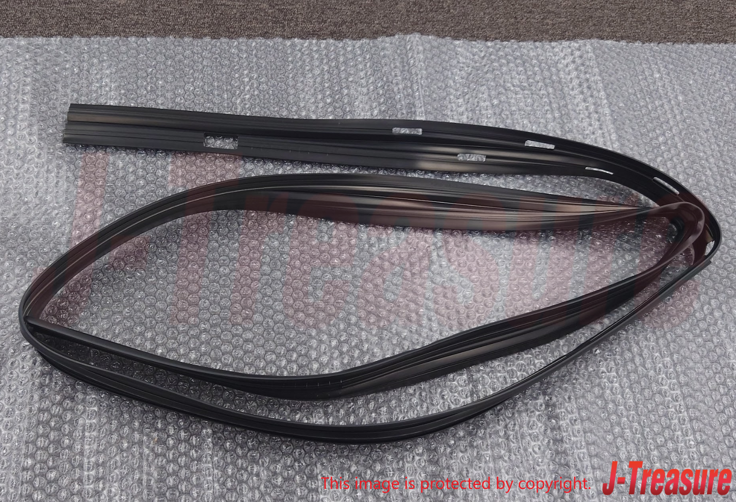 MITSUBISHI DELICA P0#W P15W P2#W Genuine Rear Door Window Glass Runchannel LH