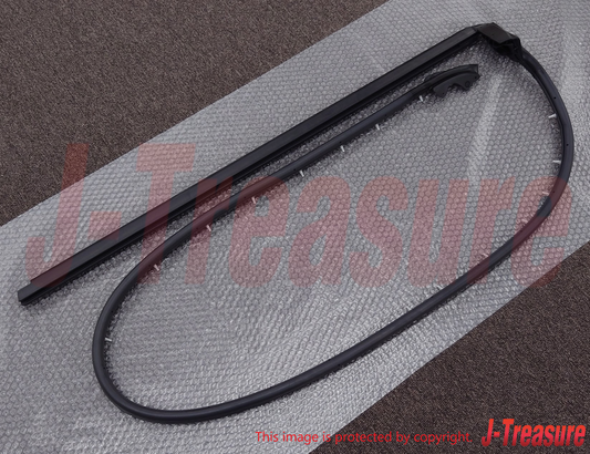 NISSAN GT-R R35 2009-2021 Genuine Front Door Weatherstrip RH 80830-62B0A OEM