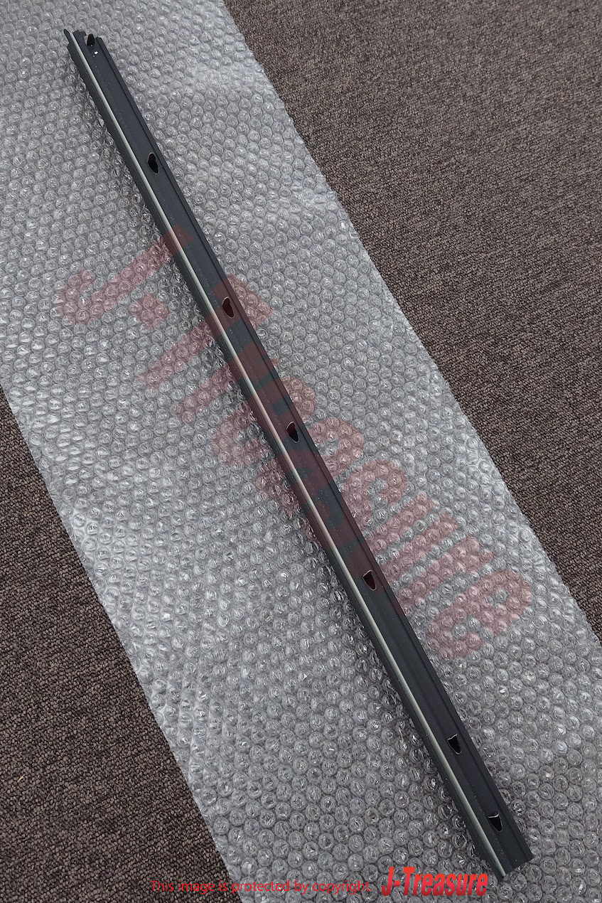 HONDA S2000 AP1  AP2 00-09 Genuine Door Inner Weatherstrip RH 72335-S2A-003 OEM