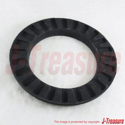 TOYOTA LAND CRUISER KZJ78 1995 Rear Coil Spring Insulator Upper & Lower Set