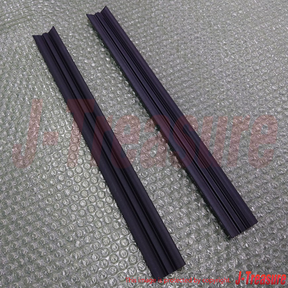 TOYOTA LEVIN TRUENO AE86 Genuine Front Door Glass Run RH & LH 68143-12070 x2 OEM