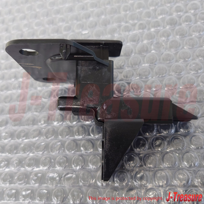 LEXUS RX330 GSU35 2004-2006 Genuine Deck Board Lock Sub-Assy 58405-48010 OEM