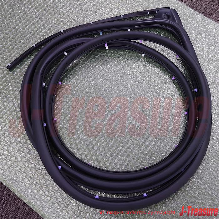 MITSUBISHI LANCER EVO 10 08-15 Genuine RR Door Opening Otr Weatherstrip RH OEM