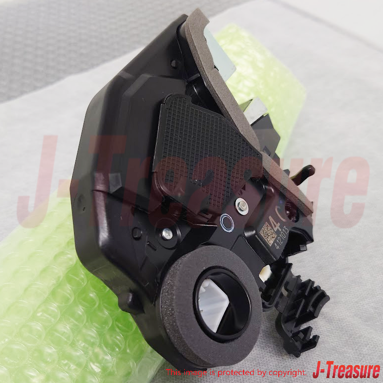 TOYOTA LEXUS Genuine Door Lock Actuator Assy Rear W/Motor Right 69050-33120 OEM