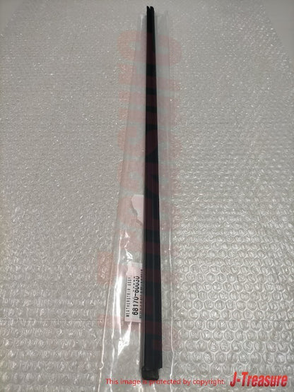 TOYOTA LAND CRUISER LX450 FZJ80 Genuine Weatherstrip Inner Front Door Glass OEM