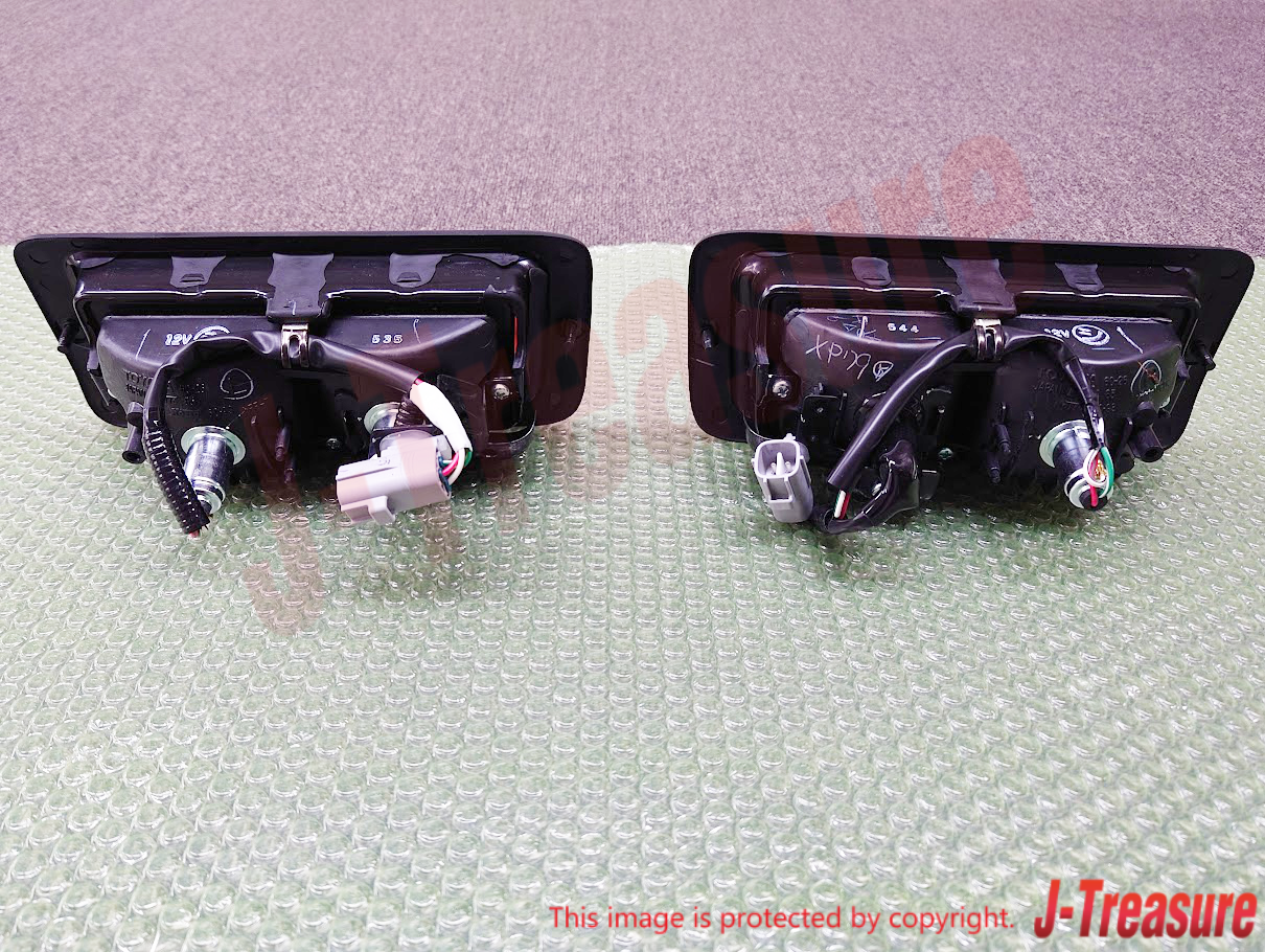 TOYOTA LAND CRUISER 70 Genuine Rear Bumper Combination Lamp Assy RH & LH Set OEM
