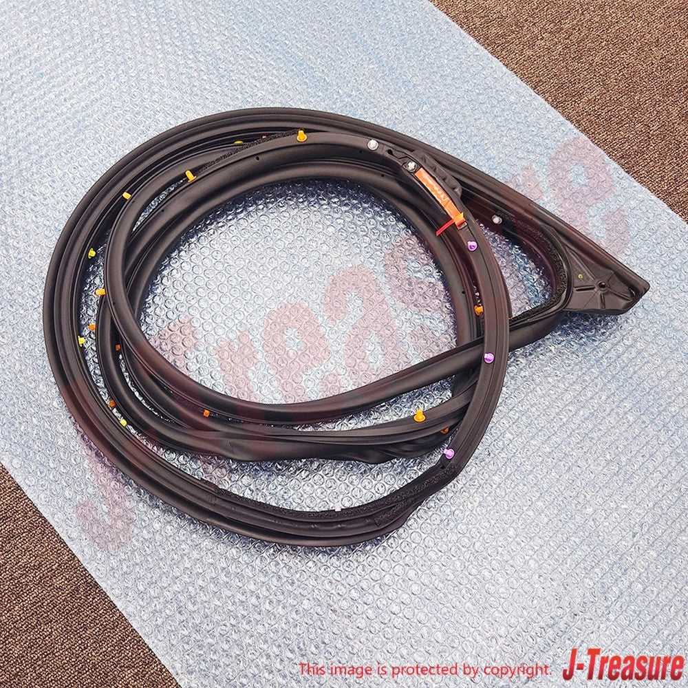 NISSAN NV200 M20 Genuine Front Door Weatherstrip LH 80831-JX30A OEM