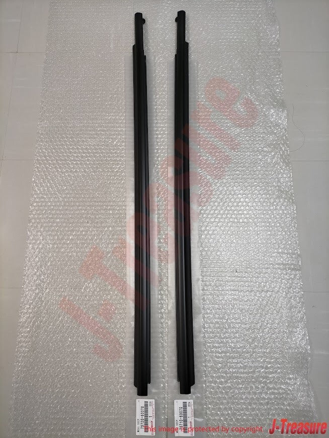 TOYOTA LAND CRUISER 08-15 Genuine Front Door Belt Molding Front RH & LH Set OEM