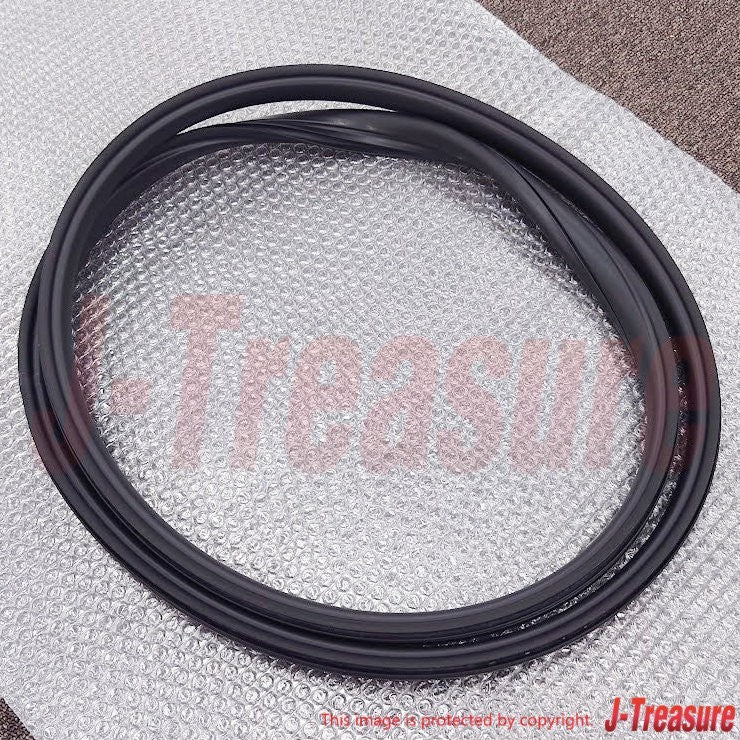 MITSUBISHI DELICA P04W P24W P35W Genuine QTR Window Weatherstrip MB416393 OEM