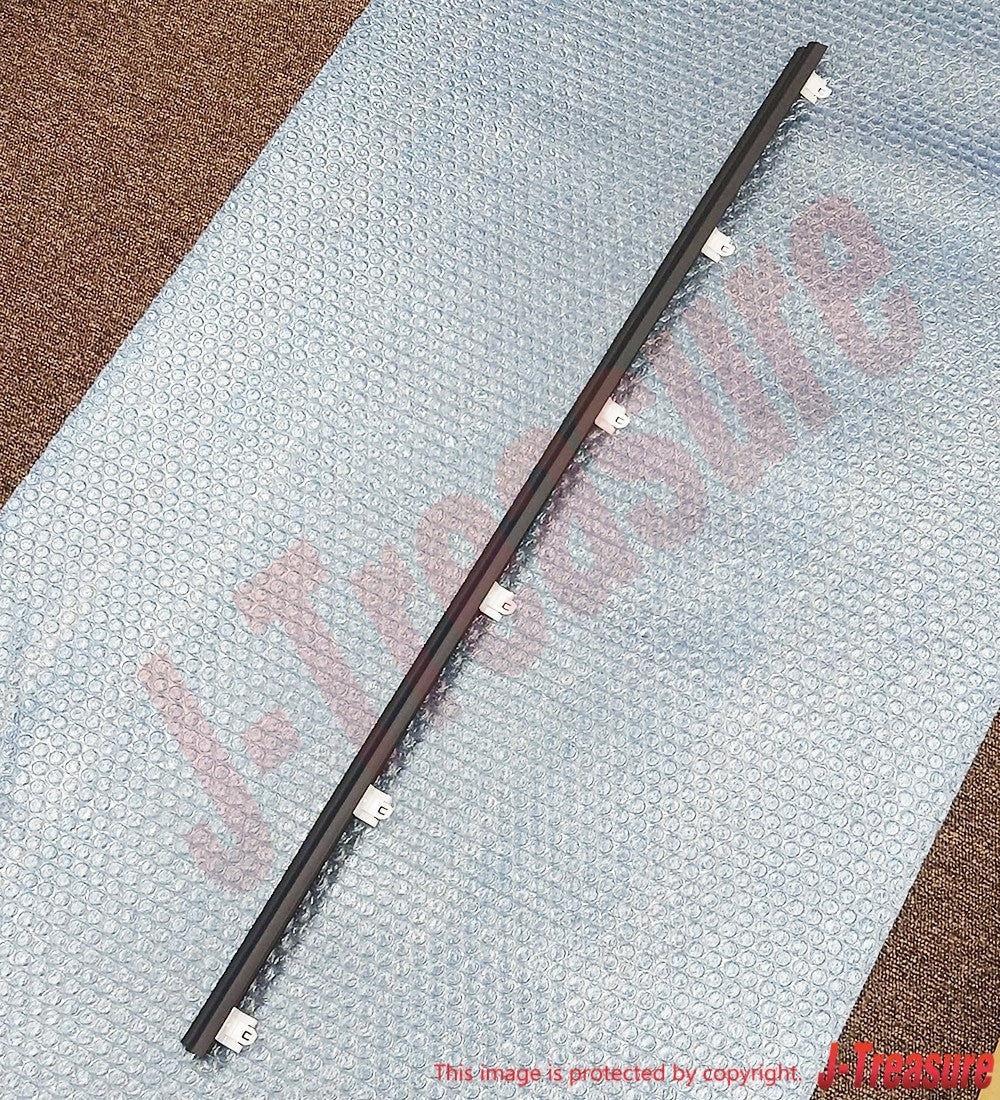 TOYOTA LAND CRUISER PRADO Genuine Front Door Glass Weatherstrip Assy Outer RH