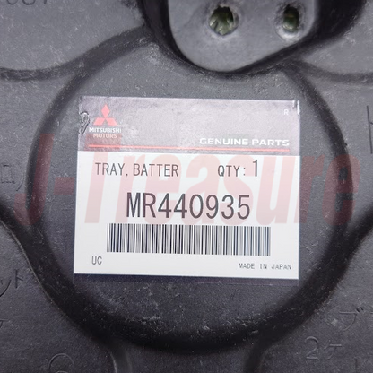 MITSUBISHI MONTERO PAJERO V6#W V7#W 01-06 Genuine Battery Tray MR440935 OEM
