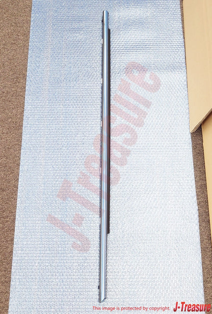 TOYOTA CAMRY ACV30 02-06 Genuine Fr/Door Belt Moulding Assy RH 75710-33080 OEM
