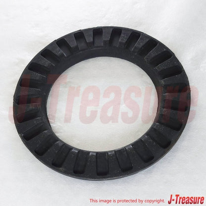 TOYOTA LAND CRUISER KZJ78 1995 Rear Coil Spring Insulator Upper & Lower Set