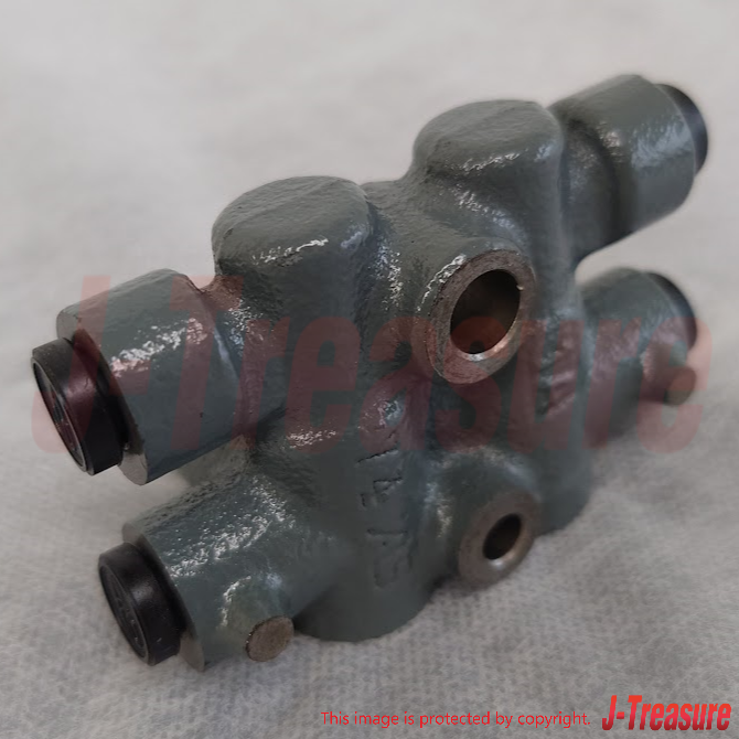 MITSUBISHI MIRAGE CA5A 93-97 Genuine Brake Fluid Proportioning Valve MB699551