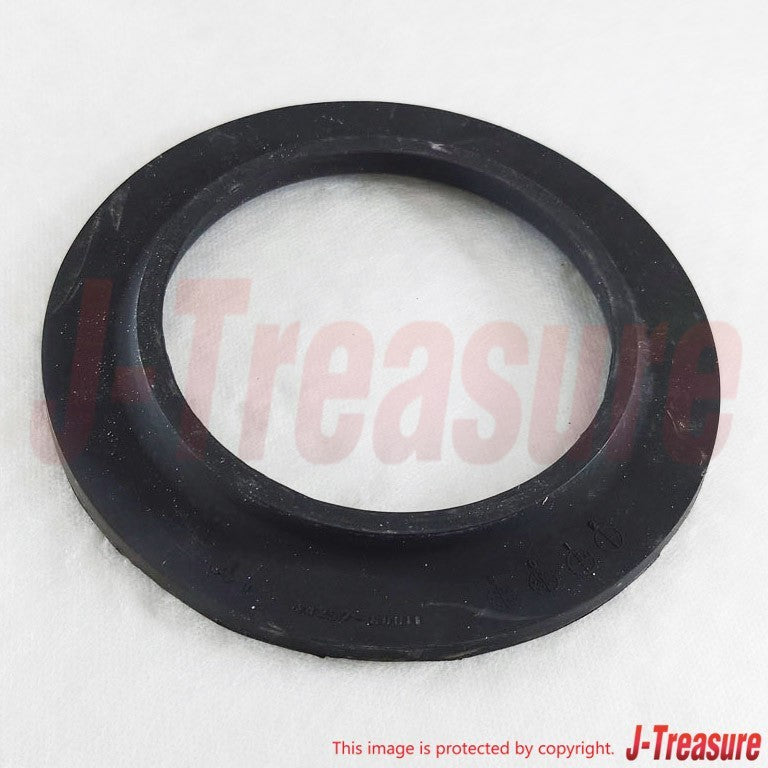 TOYOTA LAND CRUISER KZJ78 1995 Rear Coil Spring Insulator Upper & Lower Set