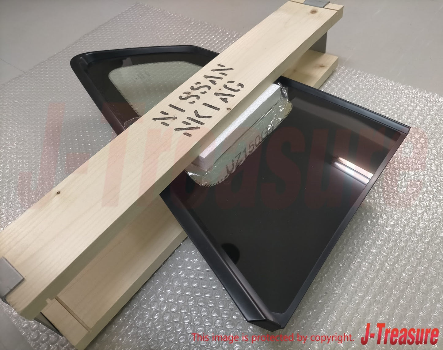 NISSAN GT-R R35 '11-23 Genuine Rear Quarter Glass Window Right 83306-KB50B OEM