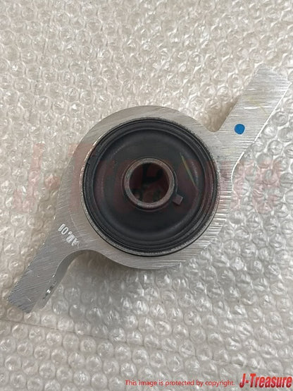 TOYOTA LEXUS IS250 IS350 Genuine Front Lower Control Arm Bush RH & LH Set OEM
