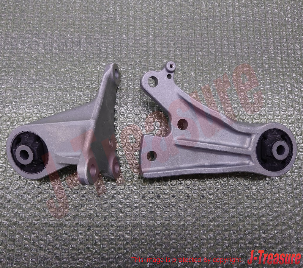 MITSUBISHI OUTLANDER GG2W 2018-2022 Genuine Rear Differential Mount RH & LH set