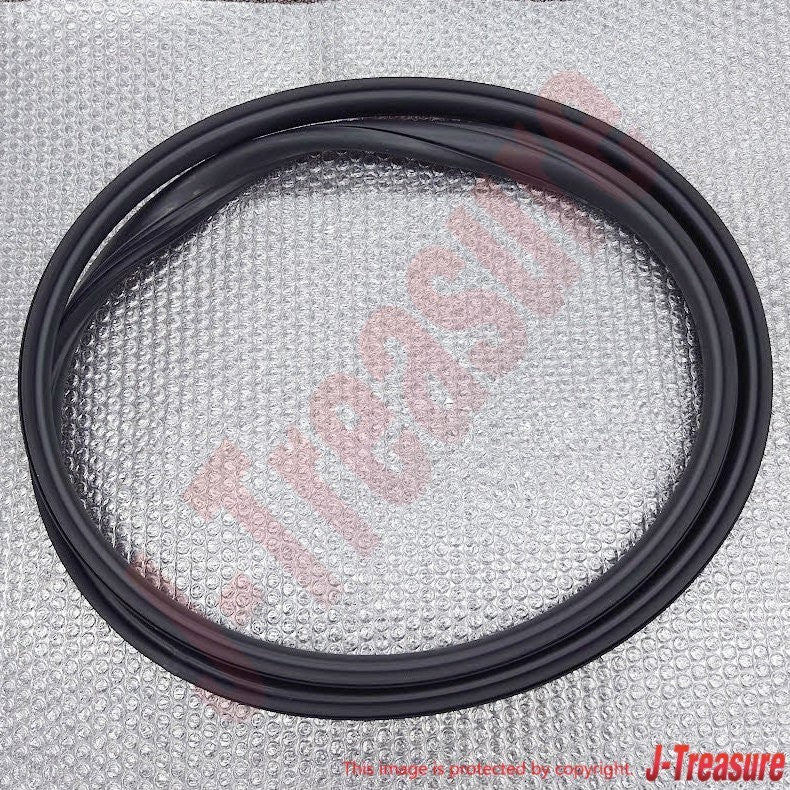 MITSUBISHI DELICA P04W P24W P35W Genuine QTR Window Weatherstrip MB416393 OEM