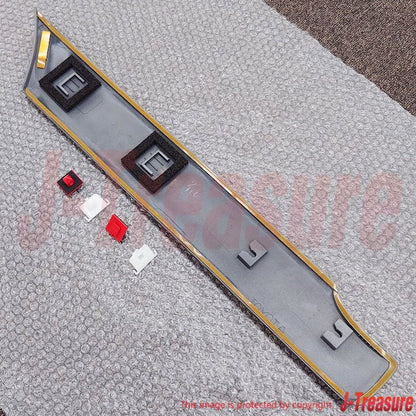TOYOTA LAND CRUISER UZJ100 98-04 Genuine Quarter Outside Moulding RH OEM