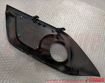 TOYOTA AURIS NRE85 / ZWE86 Genuine Front Bumper Hole Covers Assy RH & LH Set OEM