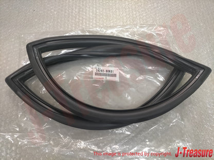 TOYOTA LAND CRUISER 70 Genuine Back Door Glass Weatherstrip RH & LH Set OEM