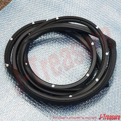 TOYOTA LAND CRUISER UZJ100 '98-02 Genuine Rear Door Weatherstrip LH 67872-60070