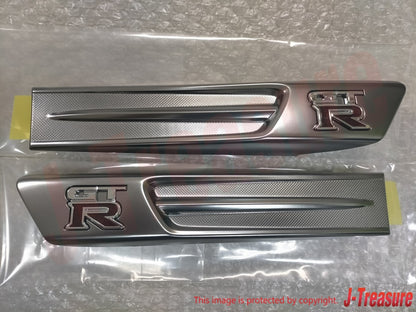 NISSAN GT-R R35 Genuine Front Side Fender Pure Emblem Silver Right Left Pair OEM