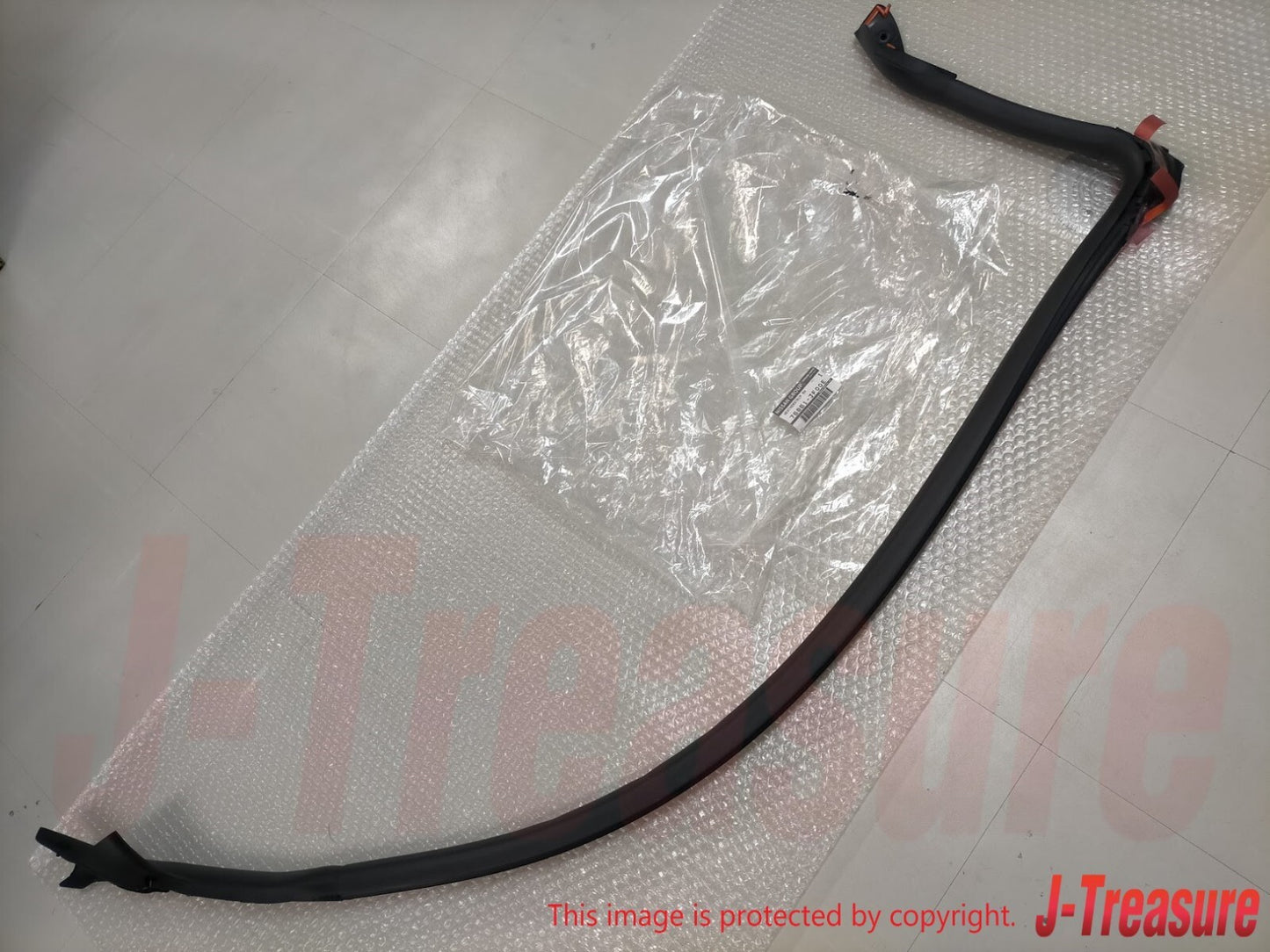 NISSAN GT-R R35 2009-2021 Genuine Body Side Weatherstrip Seal LH 76861-JF00E OEM