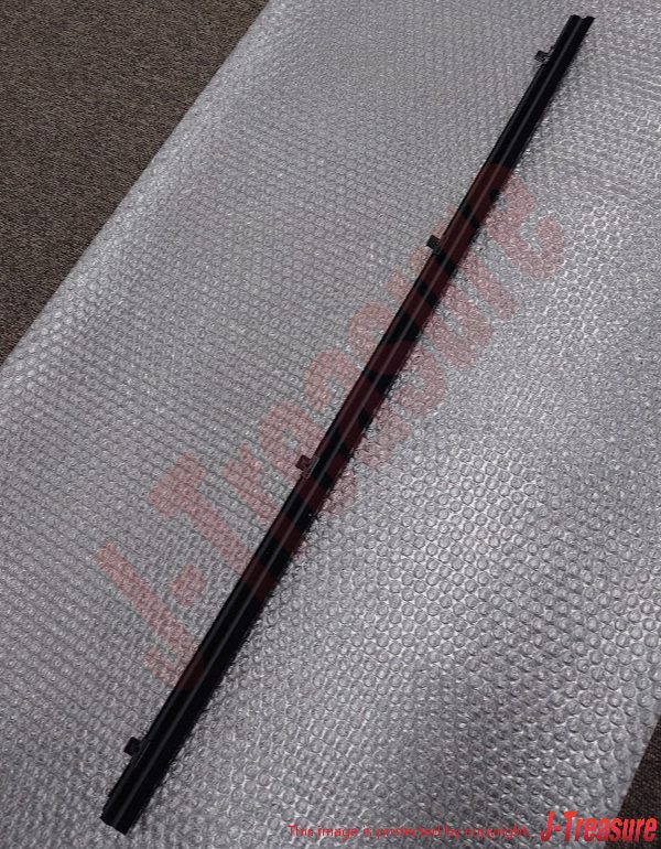 TOYOTA 4RUNNER RN80 89-95 Genuine F/Door Glass Outer Weatherstrip LH 68210-89105