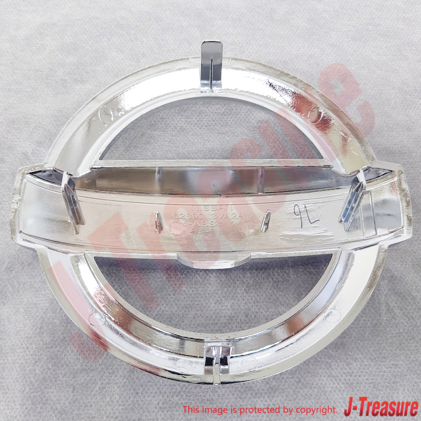 NISSAN VERSA NOTE E12X 2014-2019 Genuine Front Emblem 62890-3VA2A OEM