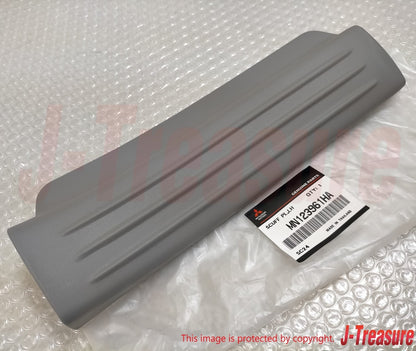 MITSUBISHI L200 TRITON KB9T Genuine Rear Scuff Plate Left Side MN123961HA OEM