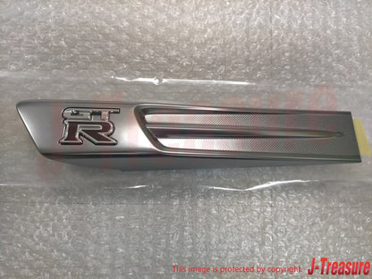 NISSAN GT-R R35 Genuine Front Side Fender Pure Emblem Silver Right Left Pair OEM
