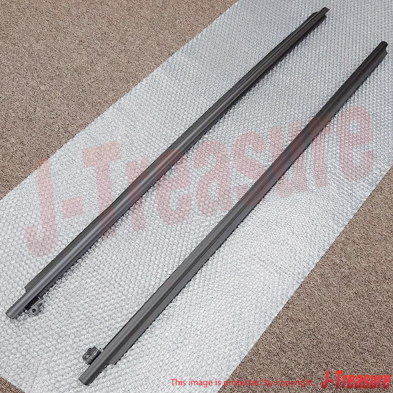 TOYOTA CELICA ZZT230 01-05 Genuine Front Door Belt Moulding RH & LH set OEM
