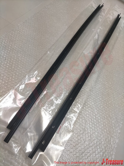 TOYOTA SUPRA JZA80 93-98 Genuine Front Door Glass Weatherstrip Inner RH & LH OEM