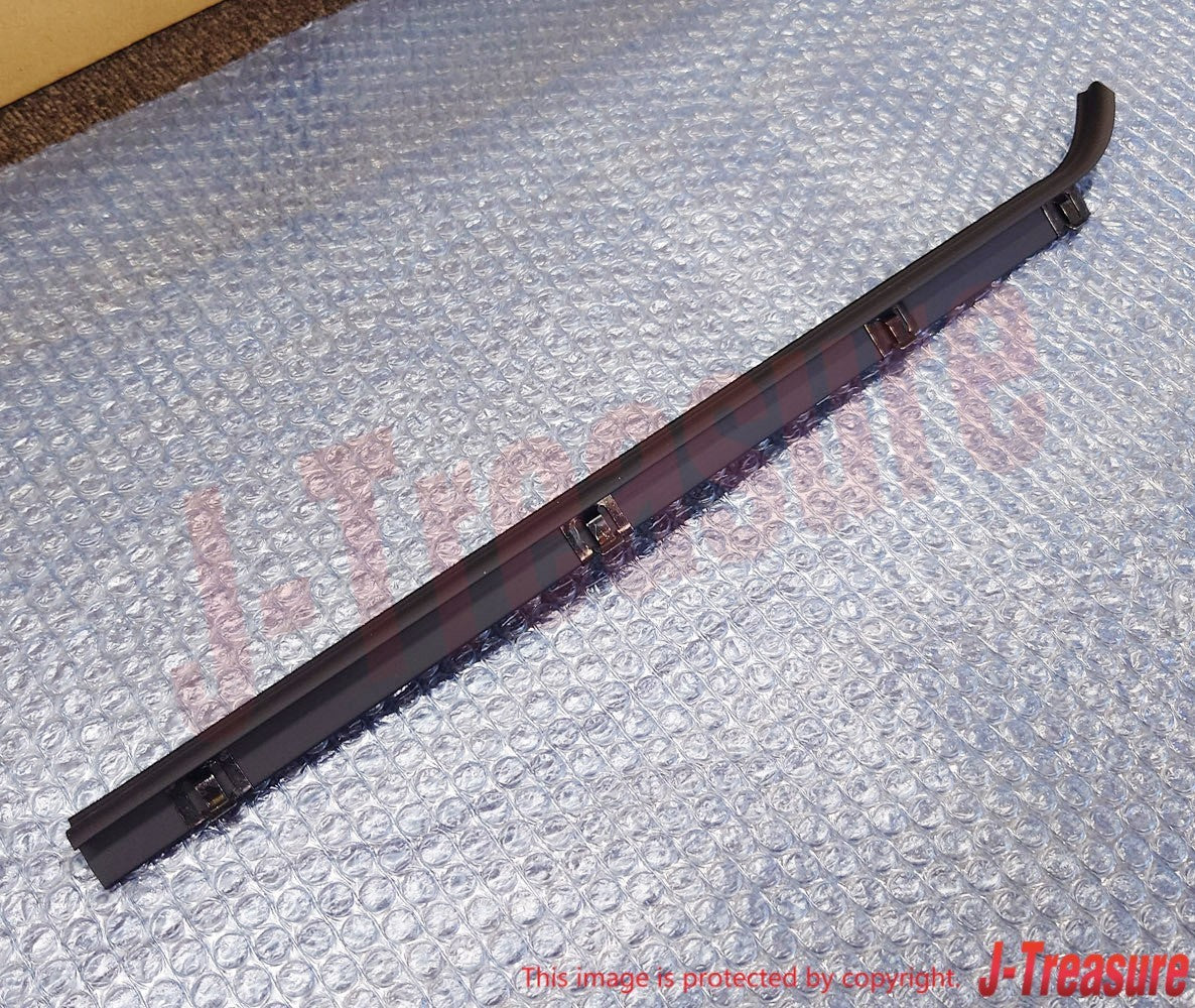 TOYOTA LAND CRUISER FJ40 '81-83 Genuine Fr/Door Glass Weatherstrip Outer LH W/VW