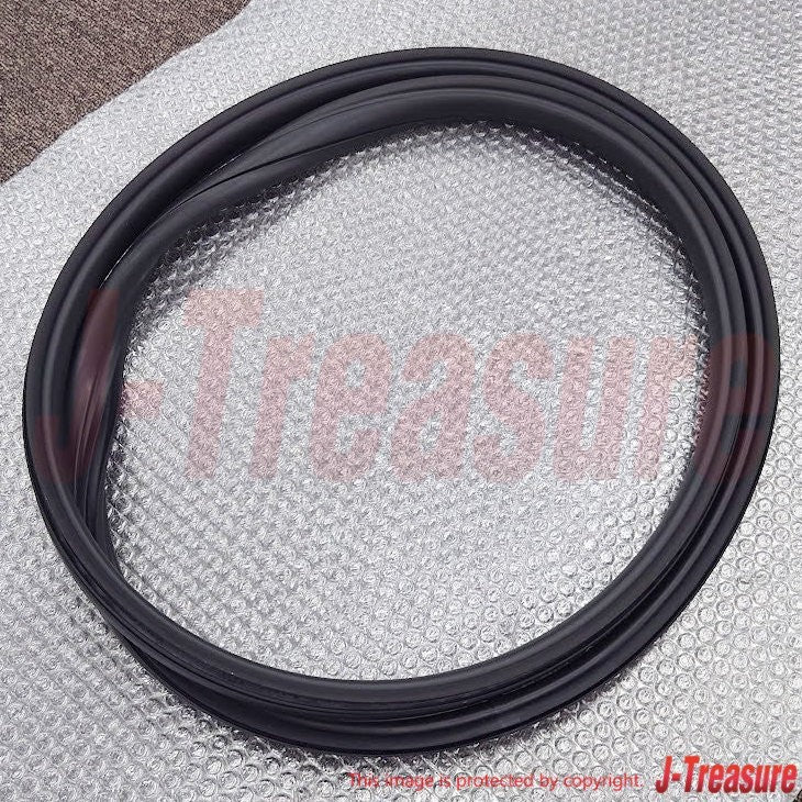 MITSUBISHI DELICA P04W P24W P35W Genuine QTR Window Weatherstrip MB416393 OEM