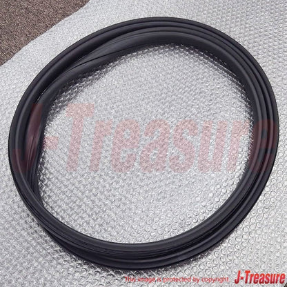 MITSUBISHI DELICA P04W P24W P35W Genuine QTR Window Weatherstrip MB416393 OEM