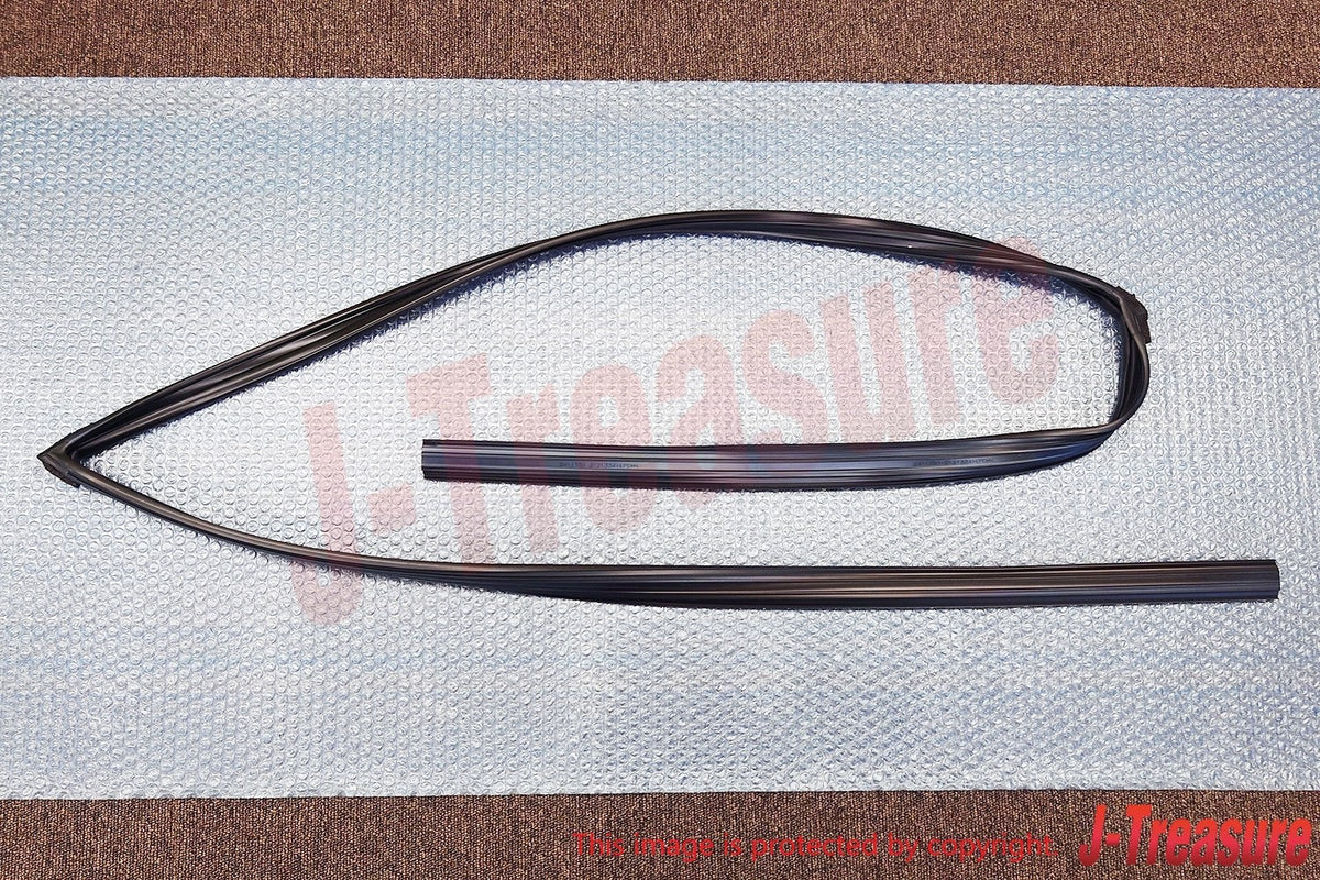 TOYOTA LAND CRUISER UZJ100 '98-07 Genuine Front Door Glass Run RH 68141-60042