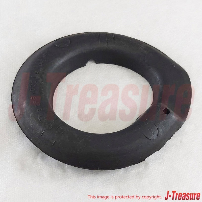 TOYOTA LAND CRUISER KZJ78 1995 Rear Coil Spring Insulator Upper & Lower Set