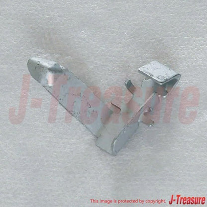 TOYOTA CAMRY ASV50 2009-2017 Genuine Oil Filter Bracket Clip 15679-37011 OEM