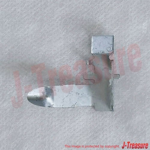 TOYOTA CAMRY ASV50 2009-2017 Genuine Oil Filter Bracket Clip 15679-37011 OEM