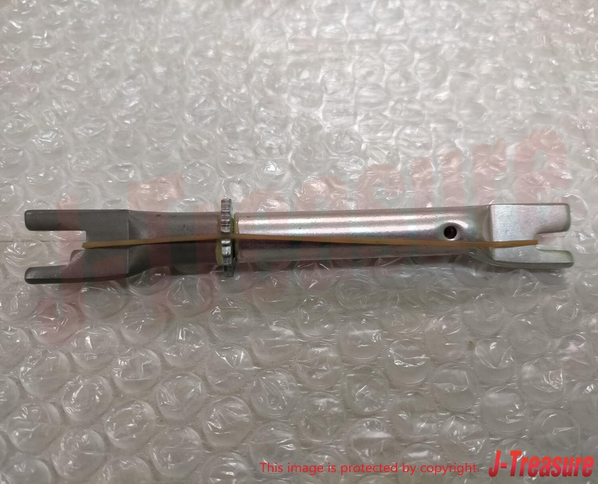 NISSAN SENTRA 01-06 Genuine Rear Drum Brake Adjuster Assembly RH 44200-25Y10 OEM