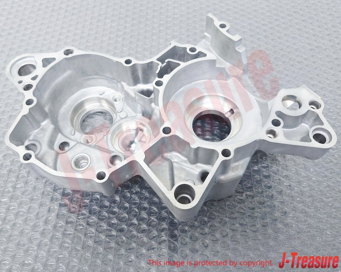 YAMAHA YZ125 2018-2022 Genuine Crankcase 1 1C3-15111-02-00 OEM